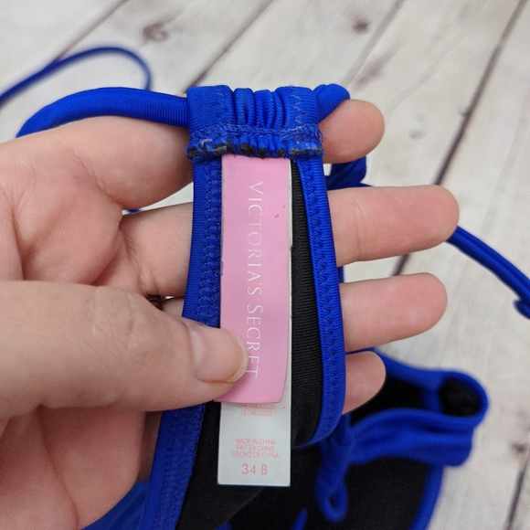 2 Piece Victoria's Secret Bikini Tops set - Picture 7 of 7